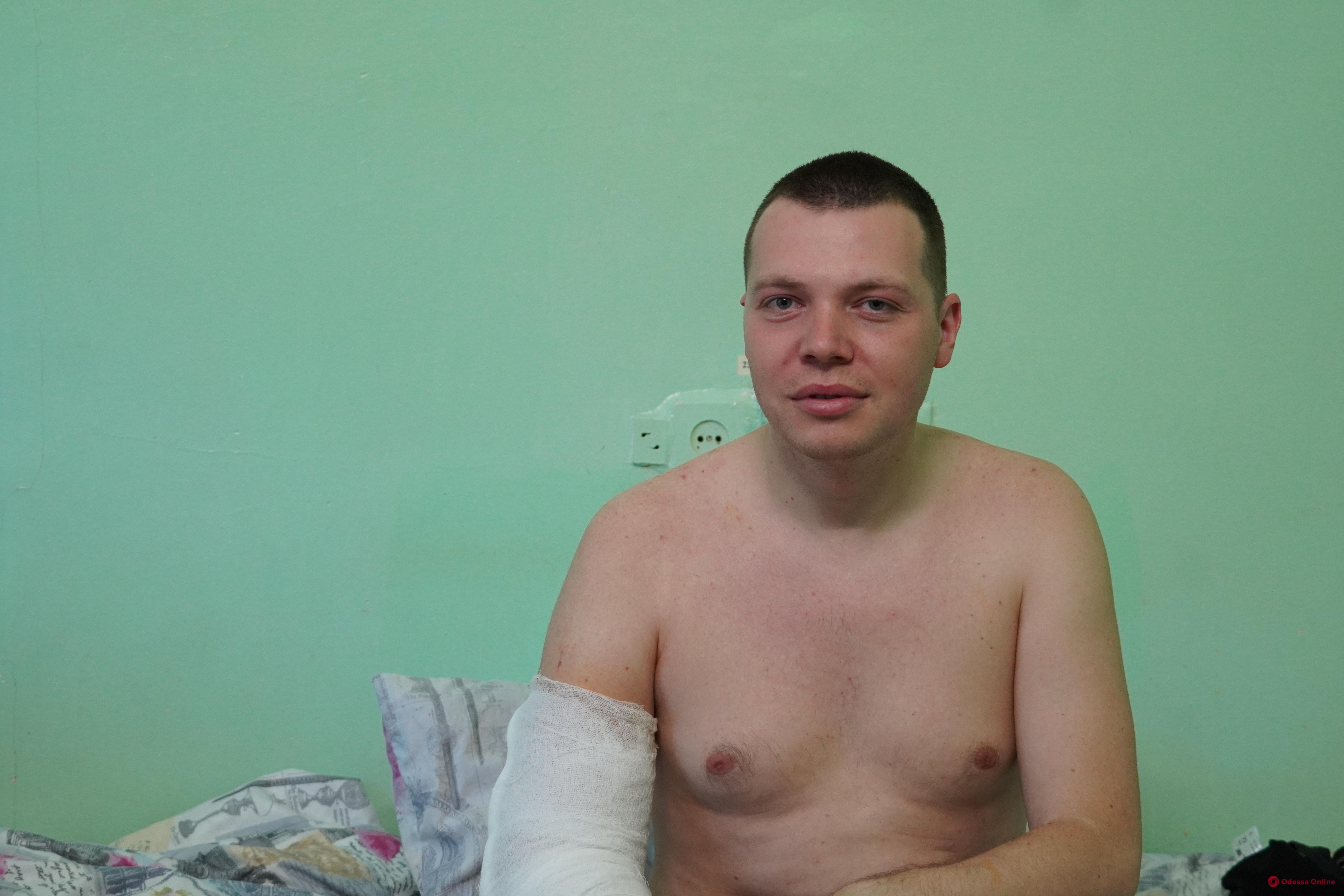 Пропаганда, тату-параноя, допити та лікування: звільнені українські військові розповіли про життя у полоні