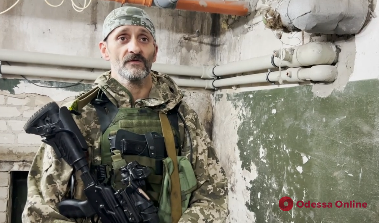 «Кожне вікно було вогневою точкою»: українські воїни розповіли про штурм готелю «Мир» у Сєвєродонецьку