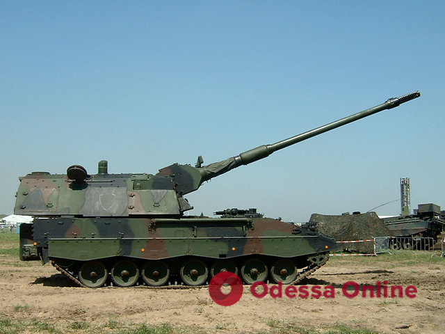 Уряд Німеччини погодився продати Україні 100 самохідних артилерійських установок