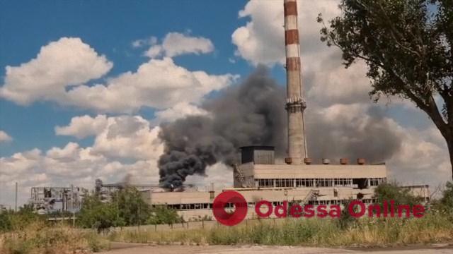 Партизани підпалили маріупольський завод “Сателіт”