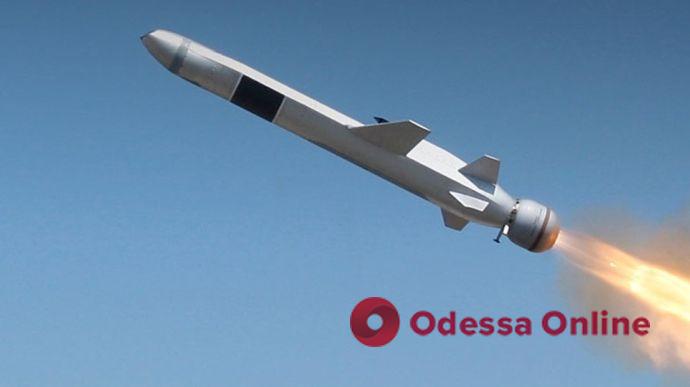 Над морем сбили вражескую ракету, выпущенную по Одесской области
