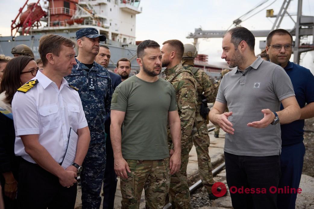 «Порт начал работать»: Владимир Зеленский прибыл в Одесскую область