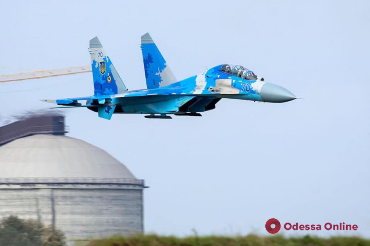 Українська авіація за добу знищила два склади боєприпасів і ротні опорні пункти ворога