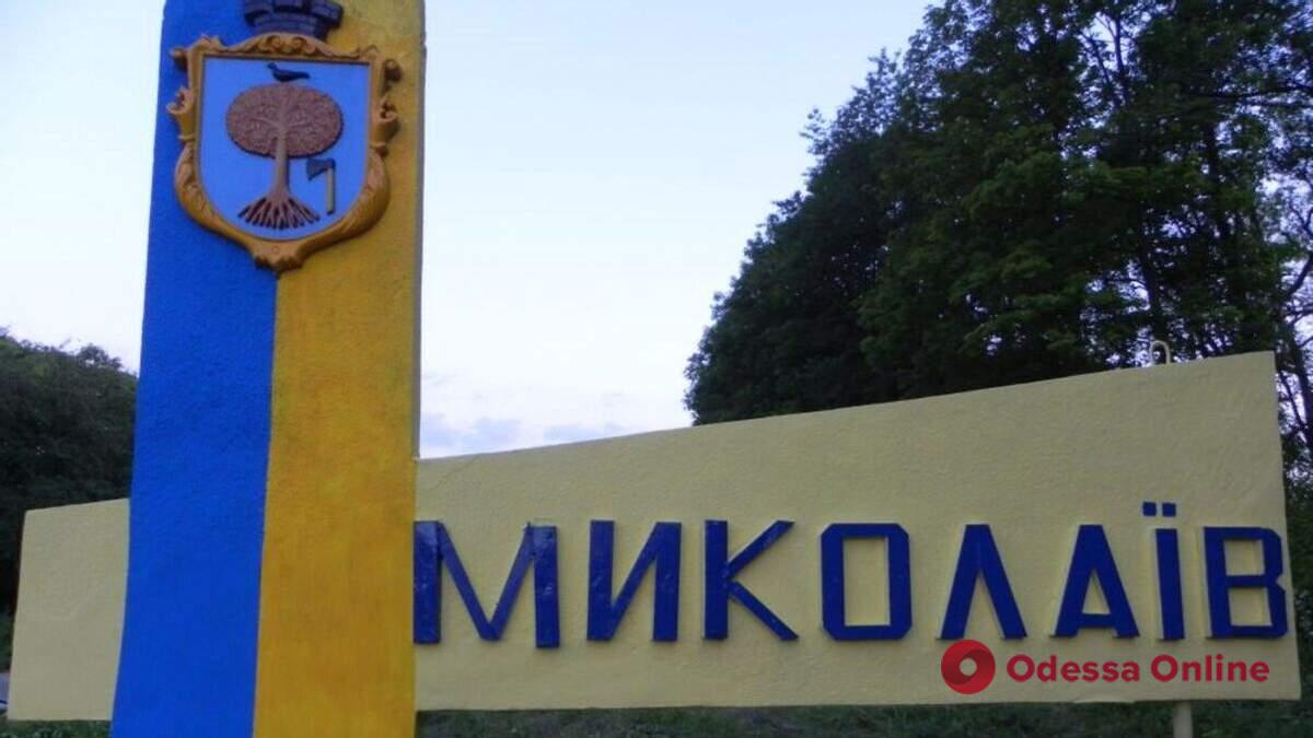 В Николаеве из-за ракетных обстрелов загорелись два промышленных предприятия