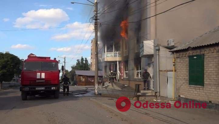 Россияне атакуют Лисичанский НПЗ, удерживают его часть, в городе уничтожают дом за домом, — Гайдай