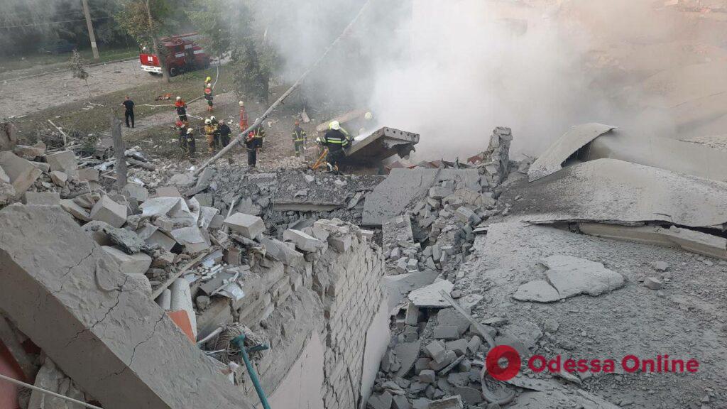 Вранці російські окупанти обстріляли Харків: зруйновано школу