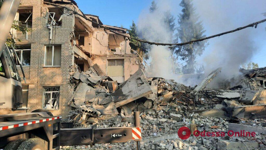 Рано утром российские оккупанты обстреляли Харьков: разрушена школа