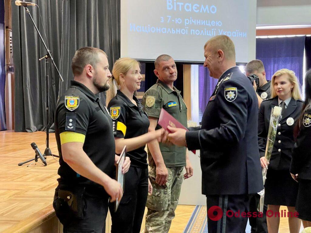 Мэр Одессы поздравил полицейских
