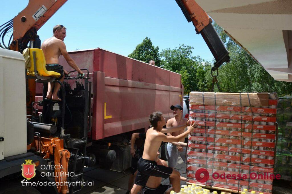 Одесса передала гуманитарную помощь жителям Сергеевки, пострадавшим от ракетного удара