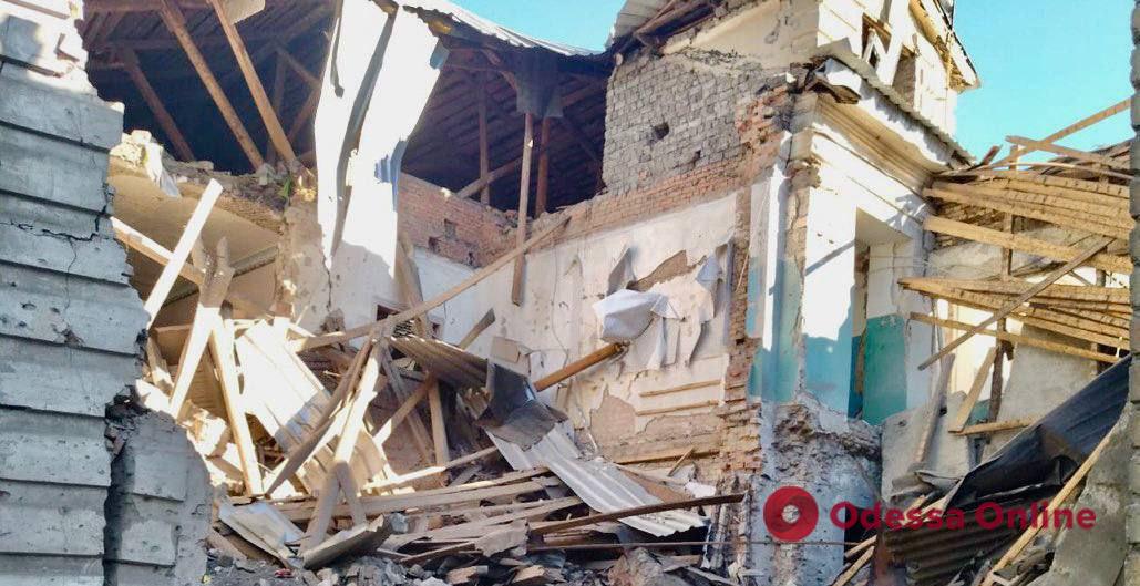 Последствия ракетного удара по школе в Днепропетровской области (фото)