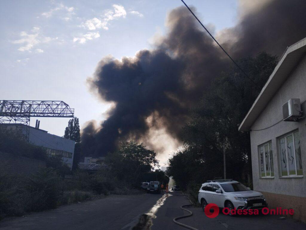 Наслідки ранкового ракетного удару по Одесі (фото, відео)