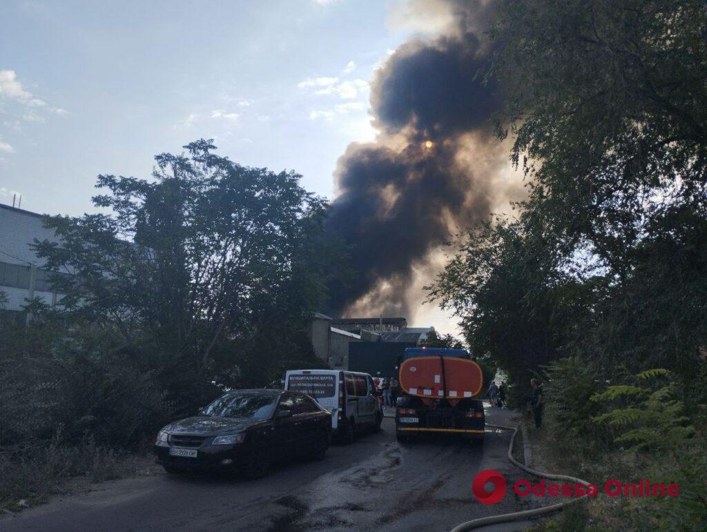 Наслідки ранкового ракетного удару по Одесі (фото, відео)