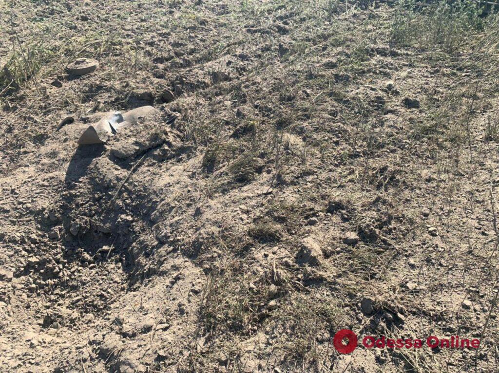 В Киевской области на мине подорвался трактор (фото)