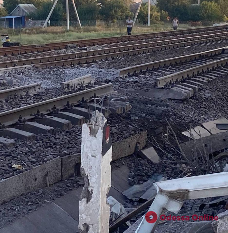 У Мелітополі пошкоджена залізниця, якою окупанти перевозили техніку та живу силу