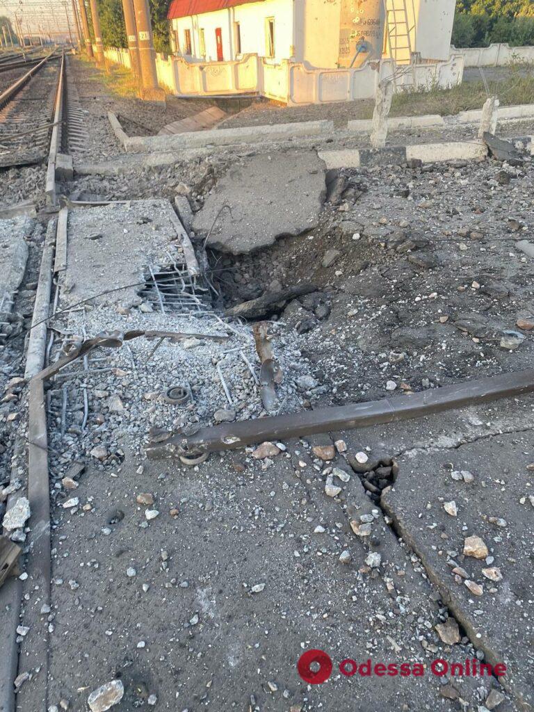 В Мелитополе повреждена железная дорога, по которой оккупанты перевозили технику и живую силу