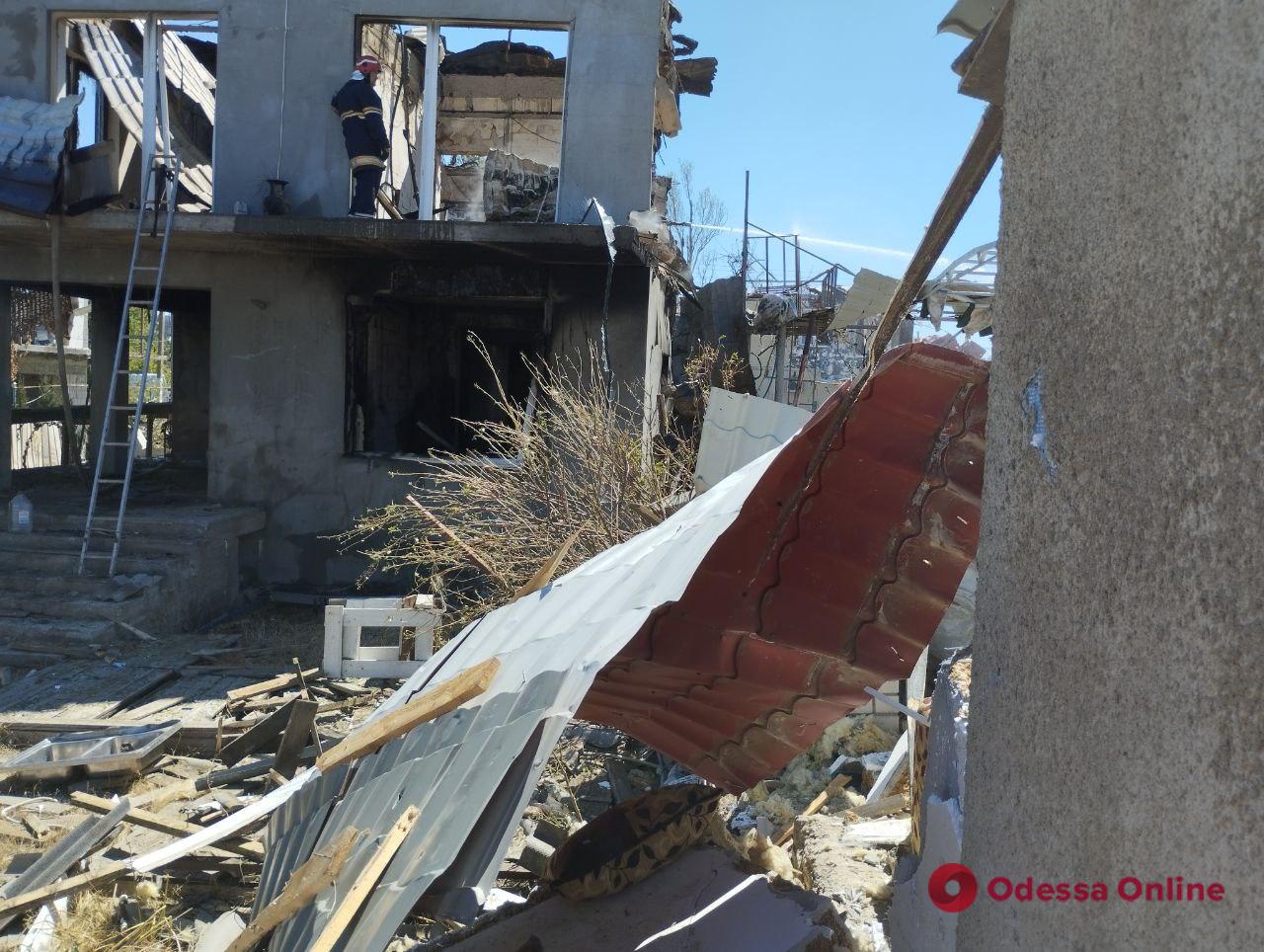 Разбитые дома мирных жителей: последствия рашистского ракетного удара по Затоке (фото)
