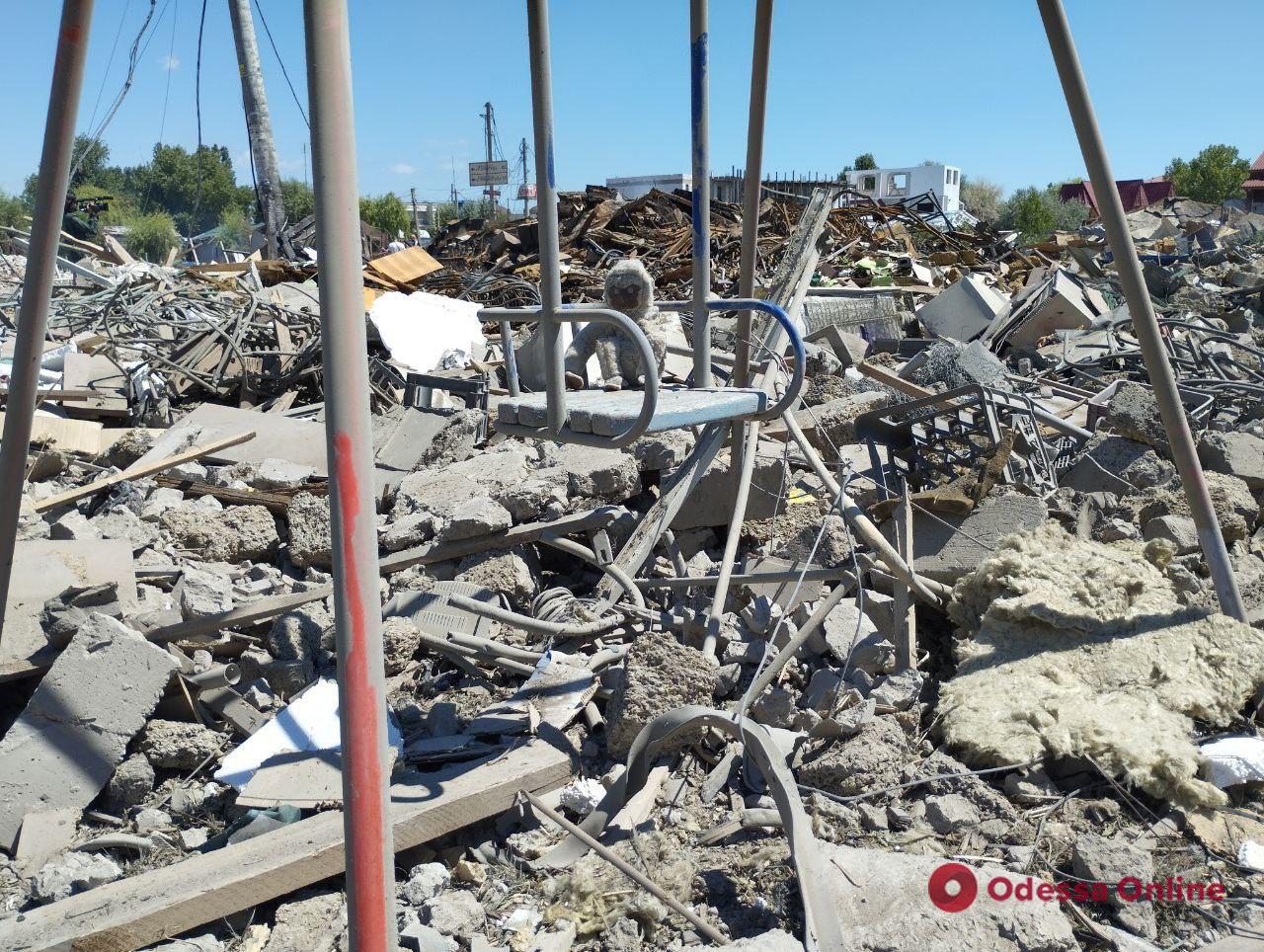 З початку війни внаслідок обстрілів пошкоджено і зруйновано 666 різних об’єктів в Одеській області 