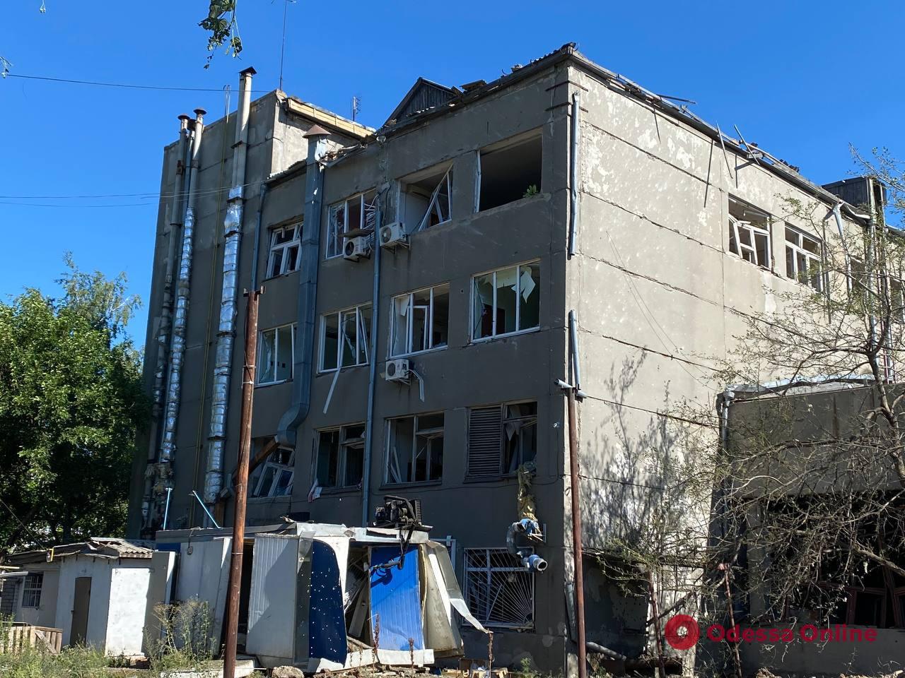 Утренний обстрел Николаева: российские снаряды попали в промышленную зону и ремонтное предприятие
