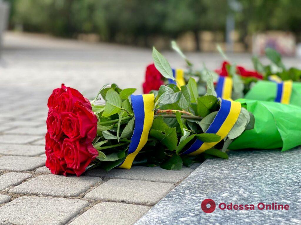 День украинской государственности: к памятнику Шевченко возложили цветы