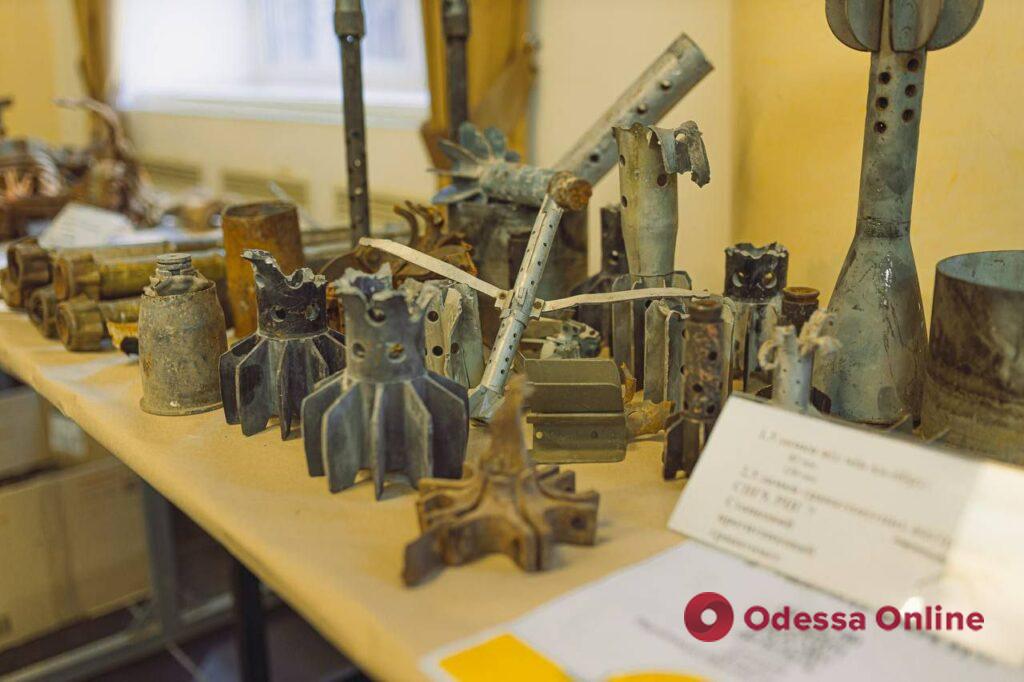 У Дніпрі відкрилася виставка “Уламки росії”: автори показали залишки ворожої зброї (фото)