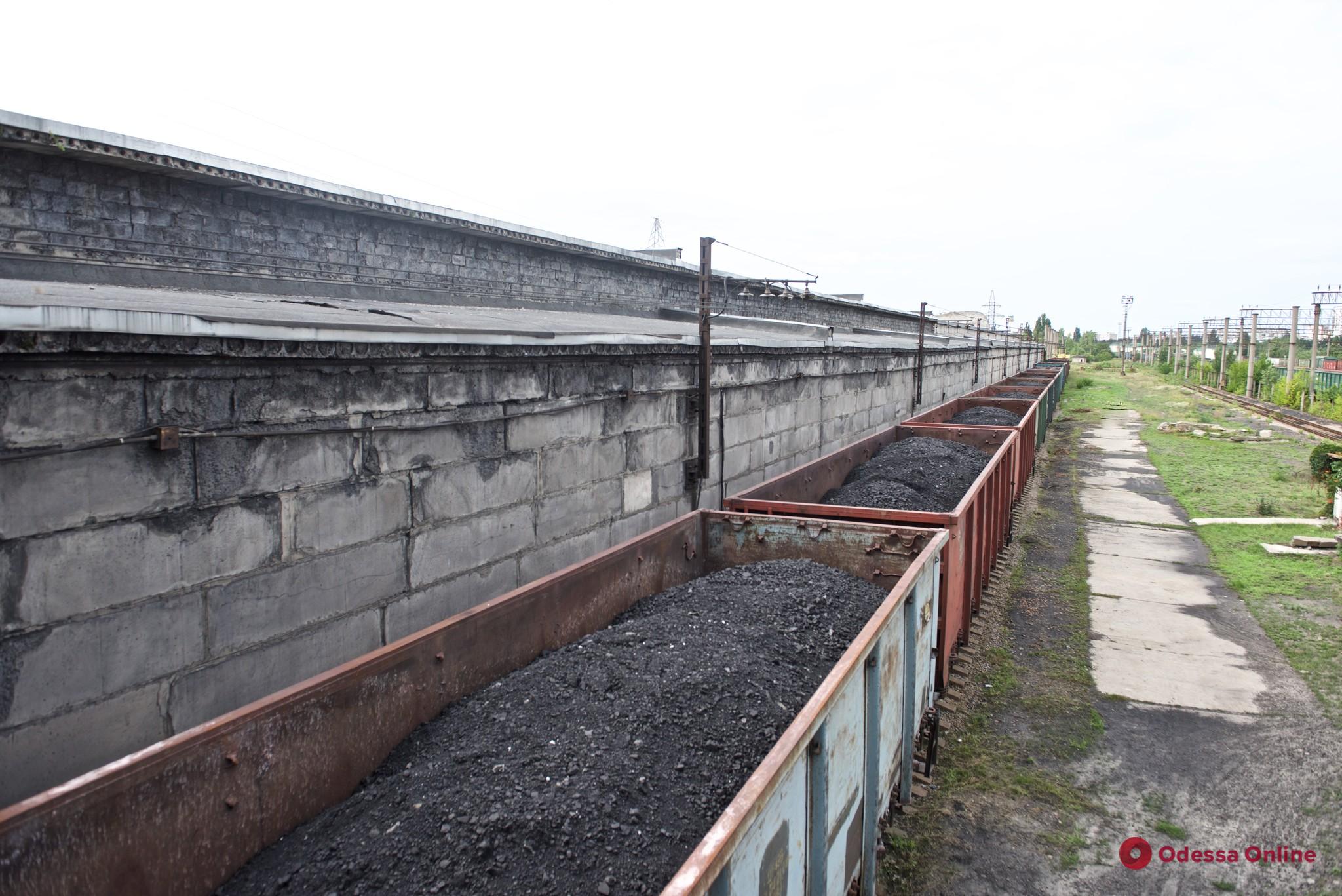 В Україну прибули перші 39 вагонів із вугіллям з Австралії