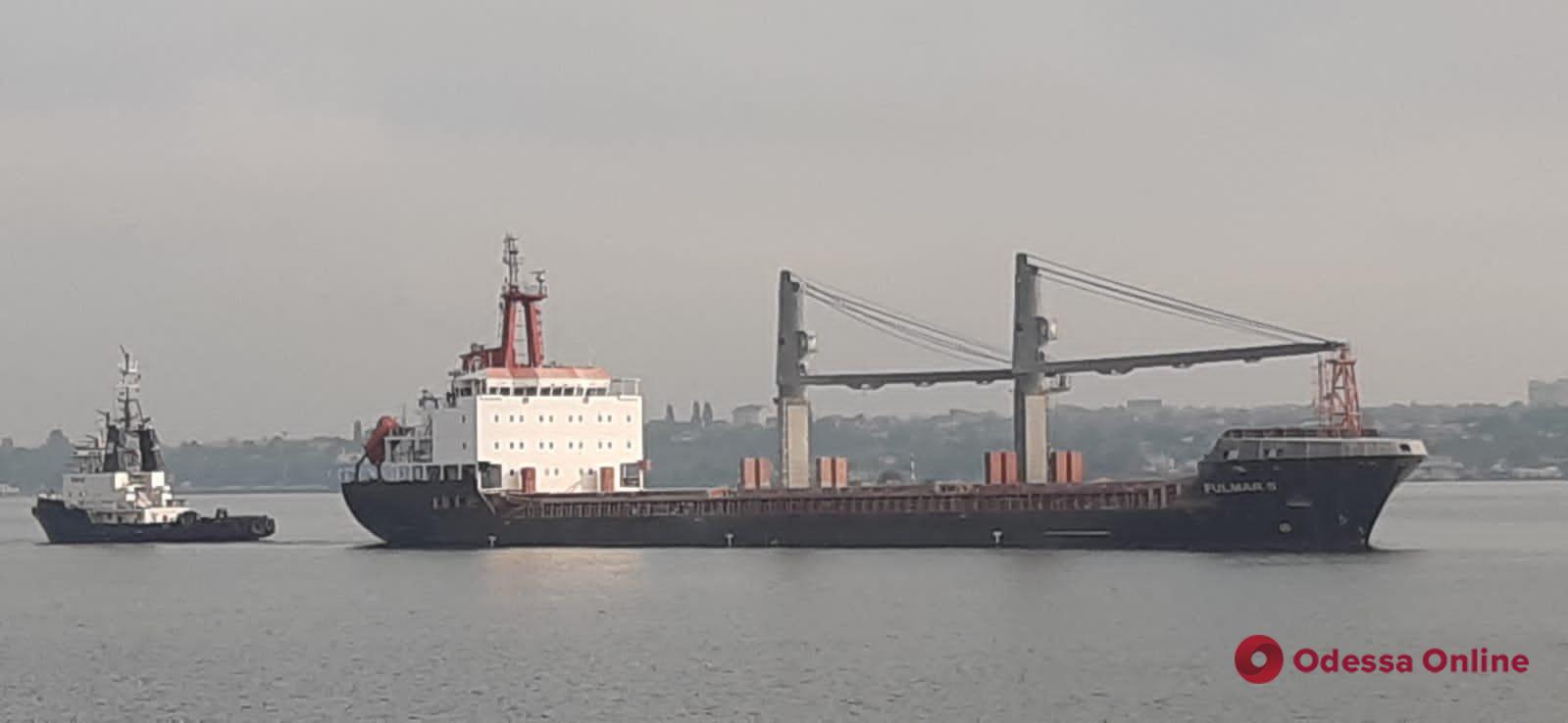Из порта Черноморска вышло судно с агропродукцией