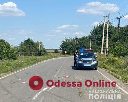 В Одесской области автомобиль сбил пожилую женщину: у пострадавшей перелом обеих ног