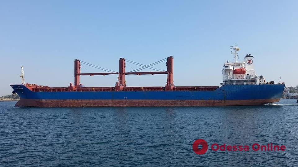 За добу у порти Одещини зайшли сім суден