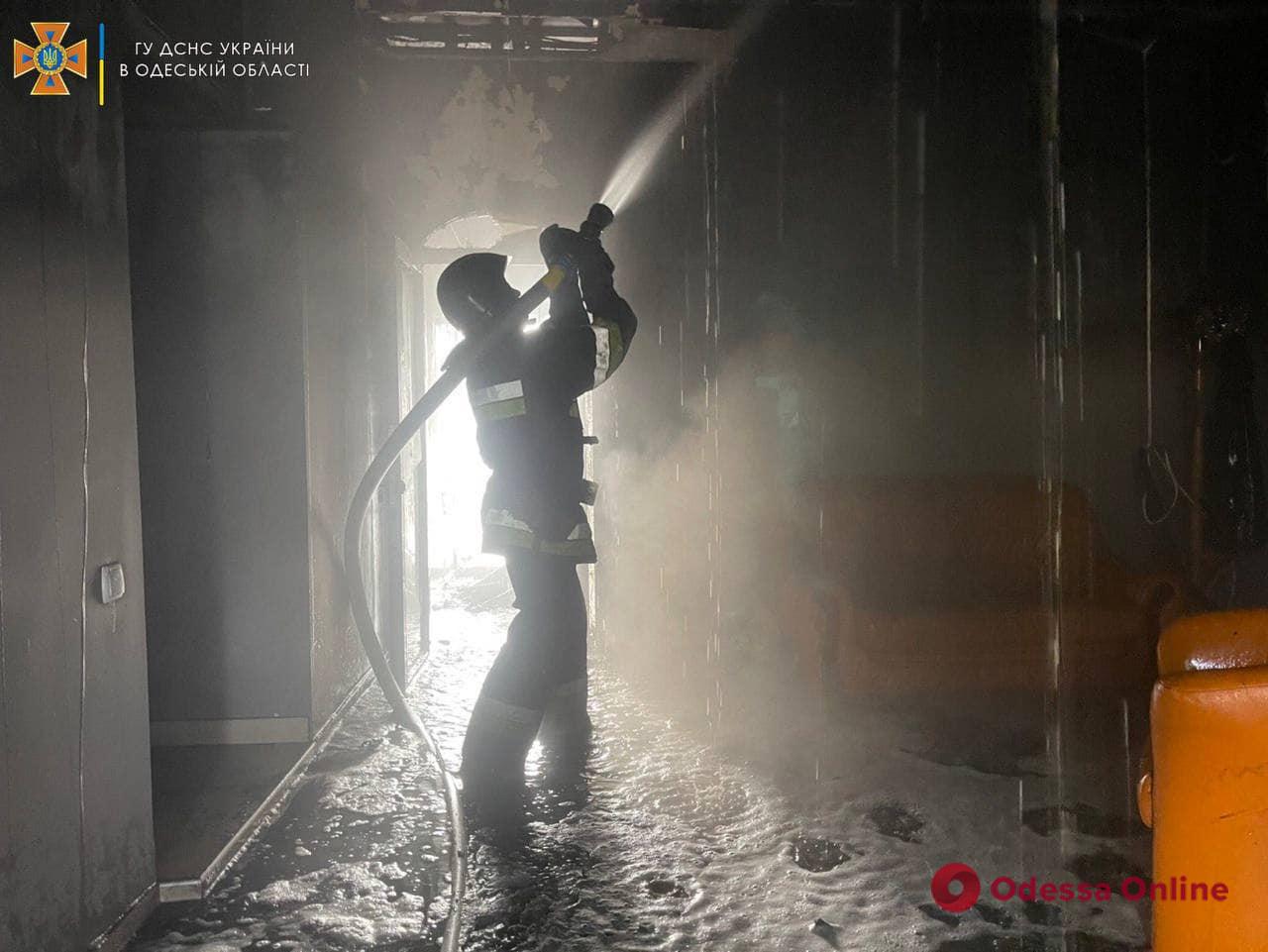 В Одессе на Атамана Чепиги тушили пожар