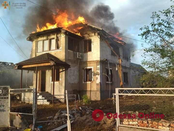 Оккупанты обстреляли Баштанку в Николаевской области: загорелся частный дом