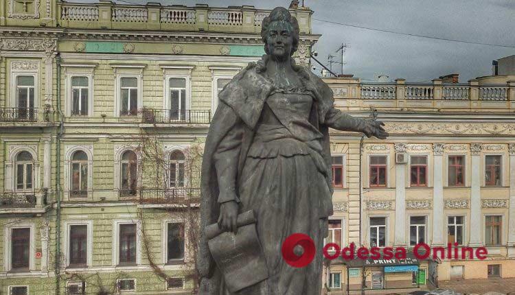 Зеленский отреагировал на петицию о сносе памятника Екатерине II в Одессе