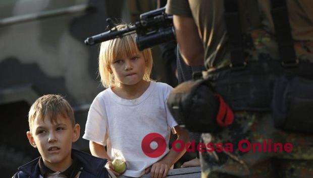 Оккупанты похитили и незаконно усыновили уже более тысячи детей из Мариуполя