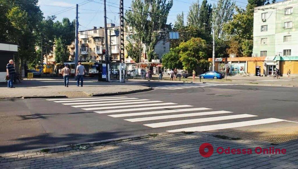 В Одессе на 1-й станции Люстдорфской дороги обновили разметку