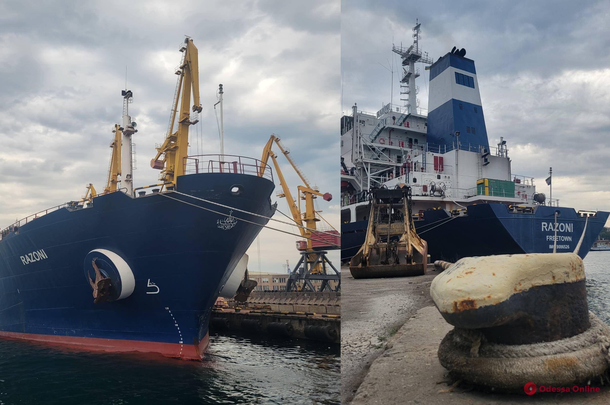 Из Одесского порта впервые с 24 февраля вышло судно с украинским продовольствием