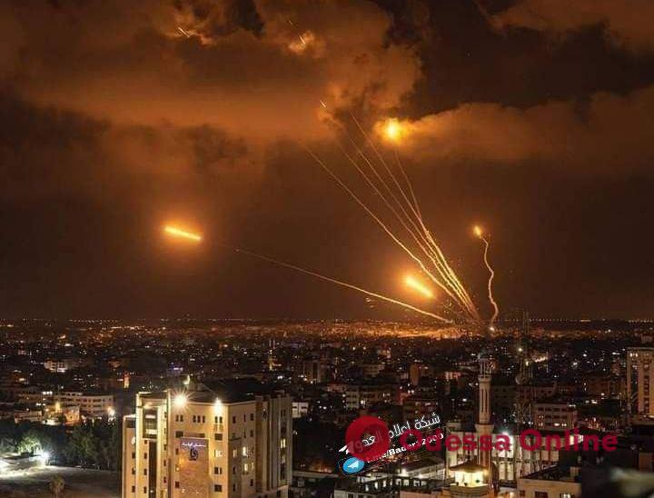По Ізраїлю випущено понад 100 ракет: у країні оголошено мобілізацію резервістів