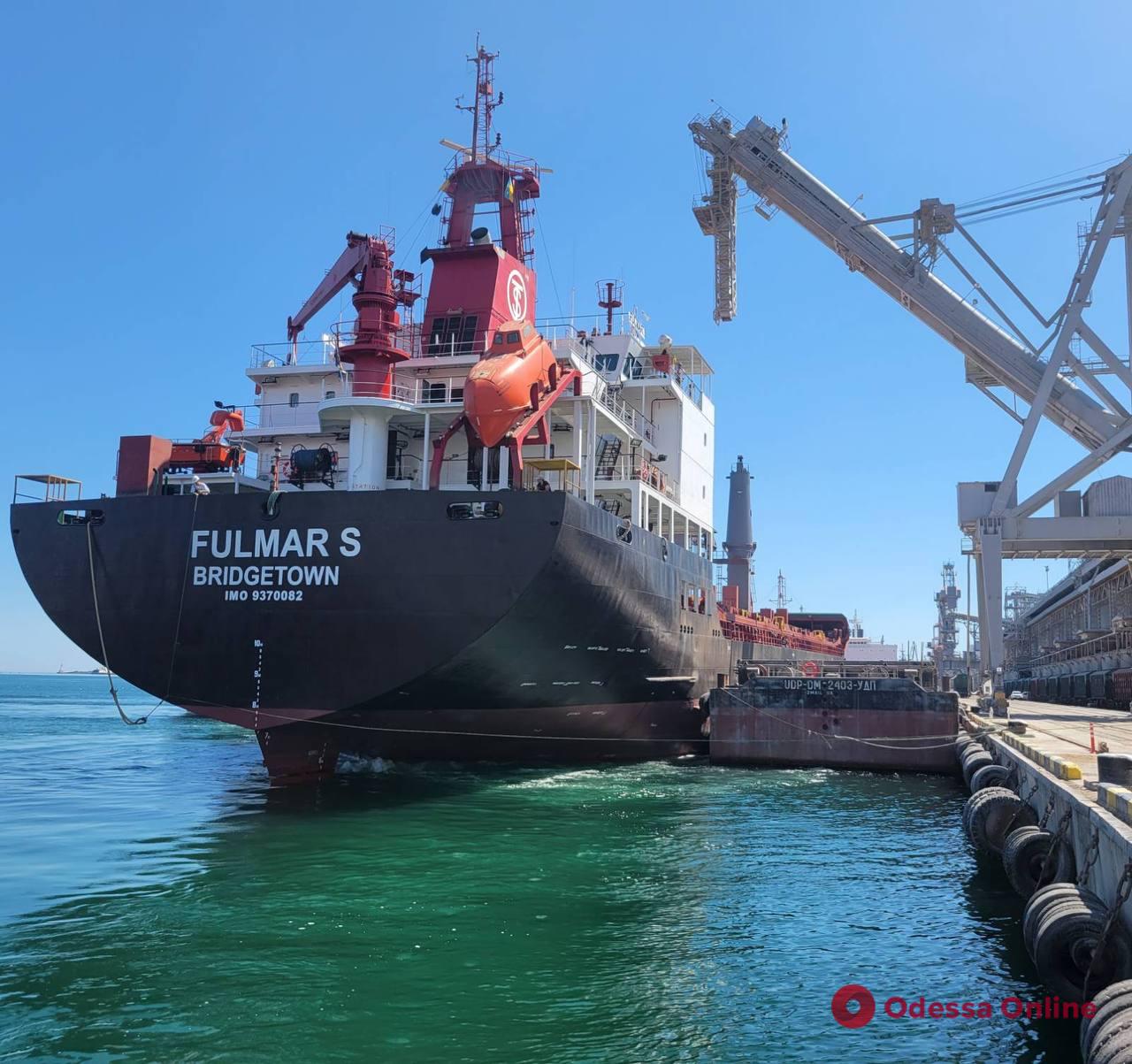 В порт Черноморска зашло судно: оно уже готово к загрузке (фото, видео)
