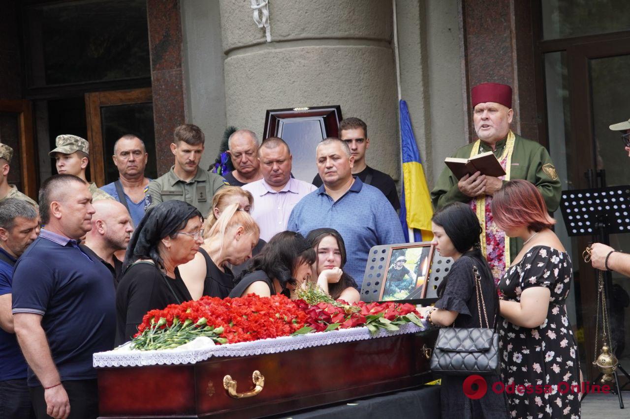В Одесі простились із загиблим під Херсоном українським захисником Володимиром Гусєвим