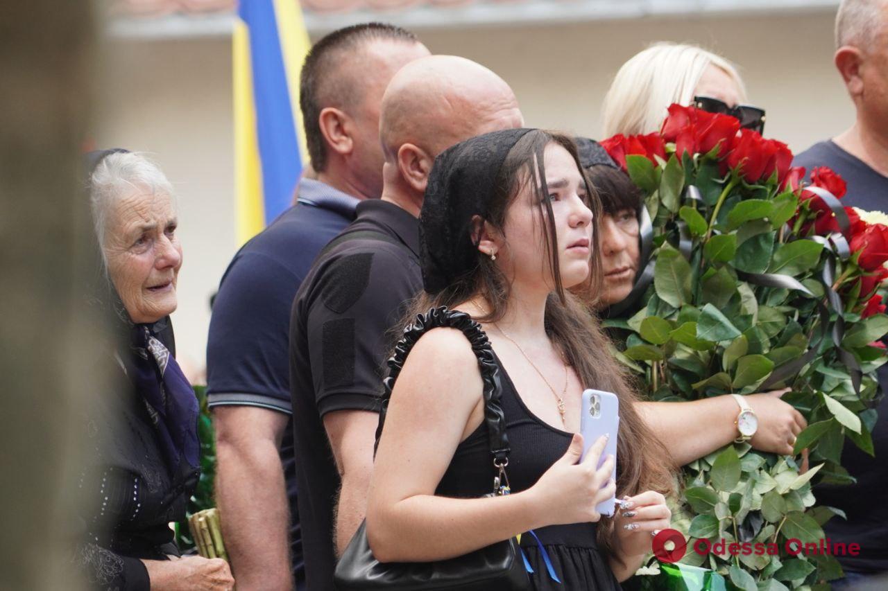 В Одессе простились с погибшим под Херсоном украинским защитником Владимиром Гусевым