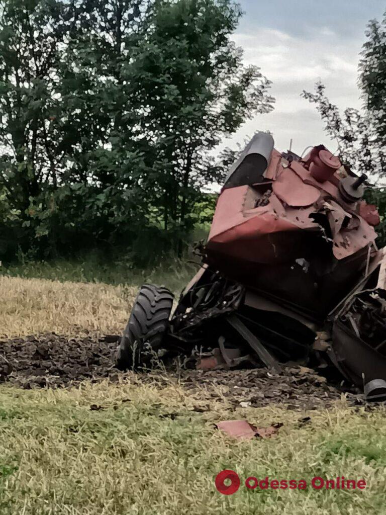 У Сумській області на полі підірвався комбайн (фото)