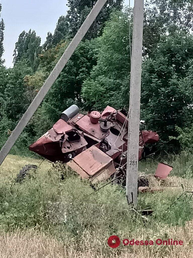 У Сумській області на полі підірвався комбайн (фото)