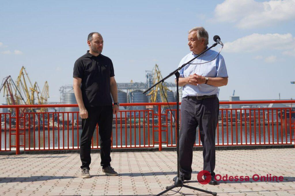 «Каждое судно — это корабль надежды»: Одессу посетил Генеральный секретарь ООН