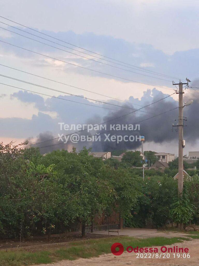 Над легендарной Чернобаевкой виднеется столб дыма (фото, видео)