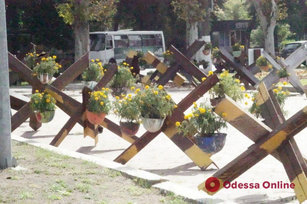 В Одессе открыли инсталляцию в память о детях, которых убили оккупанты