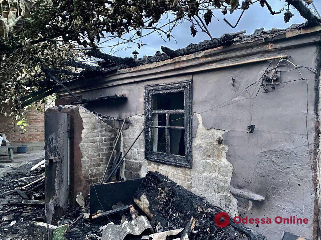 Ночью оккупанты девять раз обстреляли Днепропетровскую область — повреждены частные дома, школа, санаторий и сельхозпредприятие