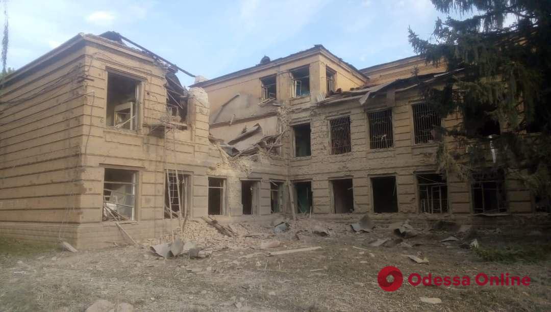 У Краматорському районі росіяни обстріляли технікум та школу