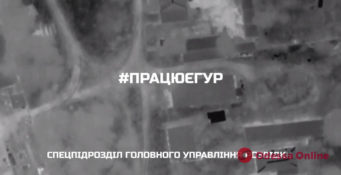 Украинские разведчики показали, как уничтожили вражескую станцию РЭБ