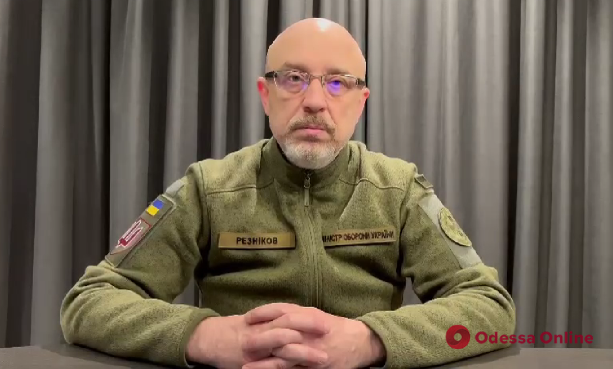 Військова підготовка має стати обов’язковою вимогою для українських держслужбовців, – міністр оборони