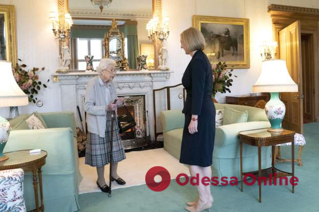 Лизз Трасс официально стала премьером Великобритании