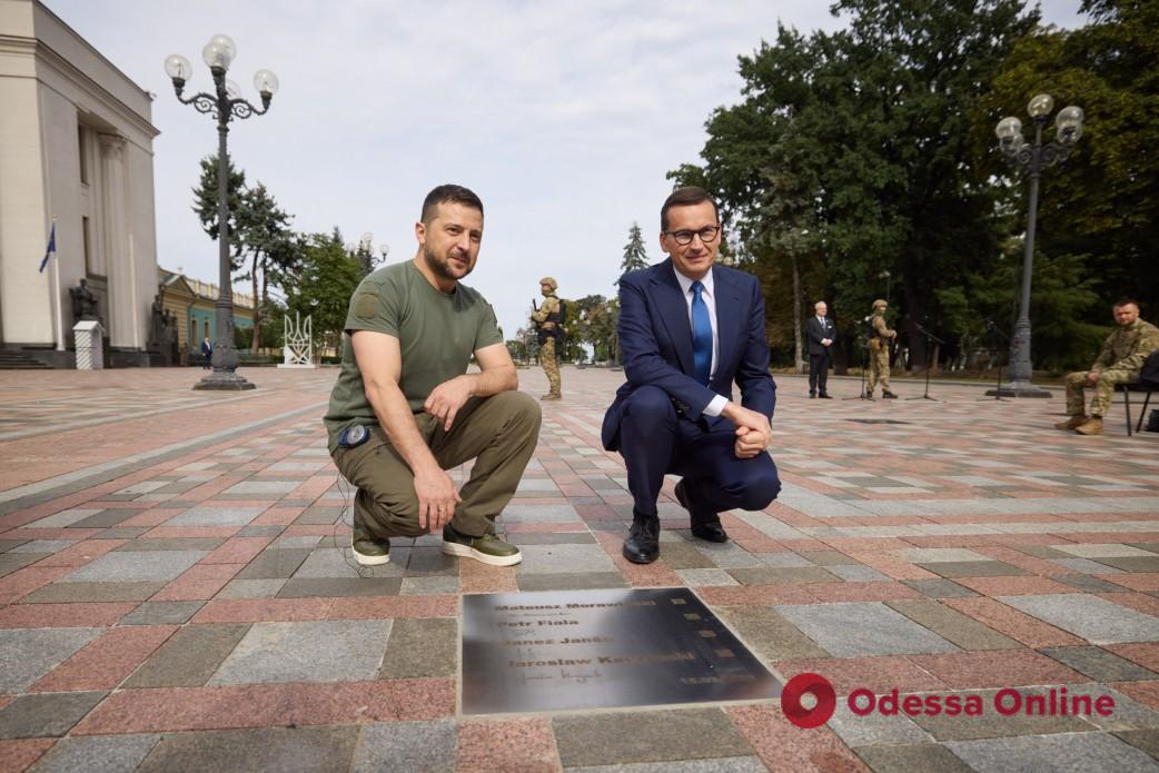 Державних діячів Латвії, Польщі, Чехії та Словенії відзначено на Алеї сміливості в Києві