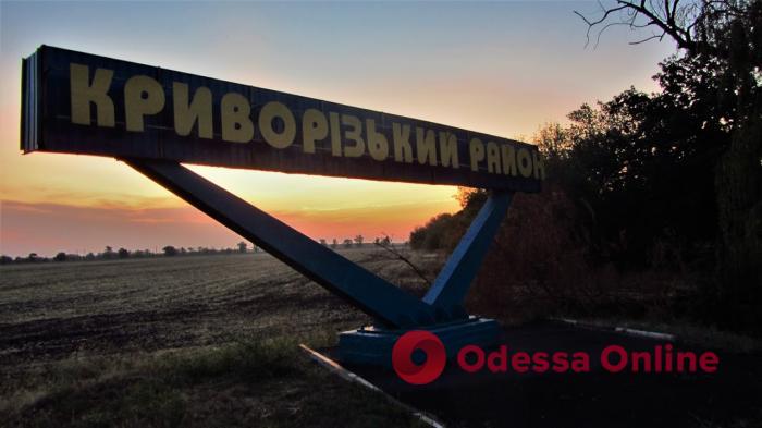 Знищено великий запас палива: росіяни нанесли ракетні удари по нафтобазі у Криворізькому районі